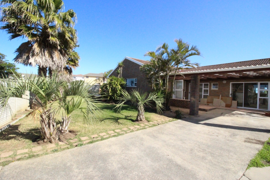 To Let 3 Bedroom Property for Rent in Kidds Beach Eastern Cape